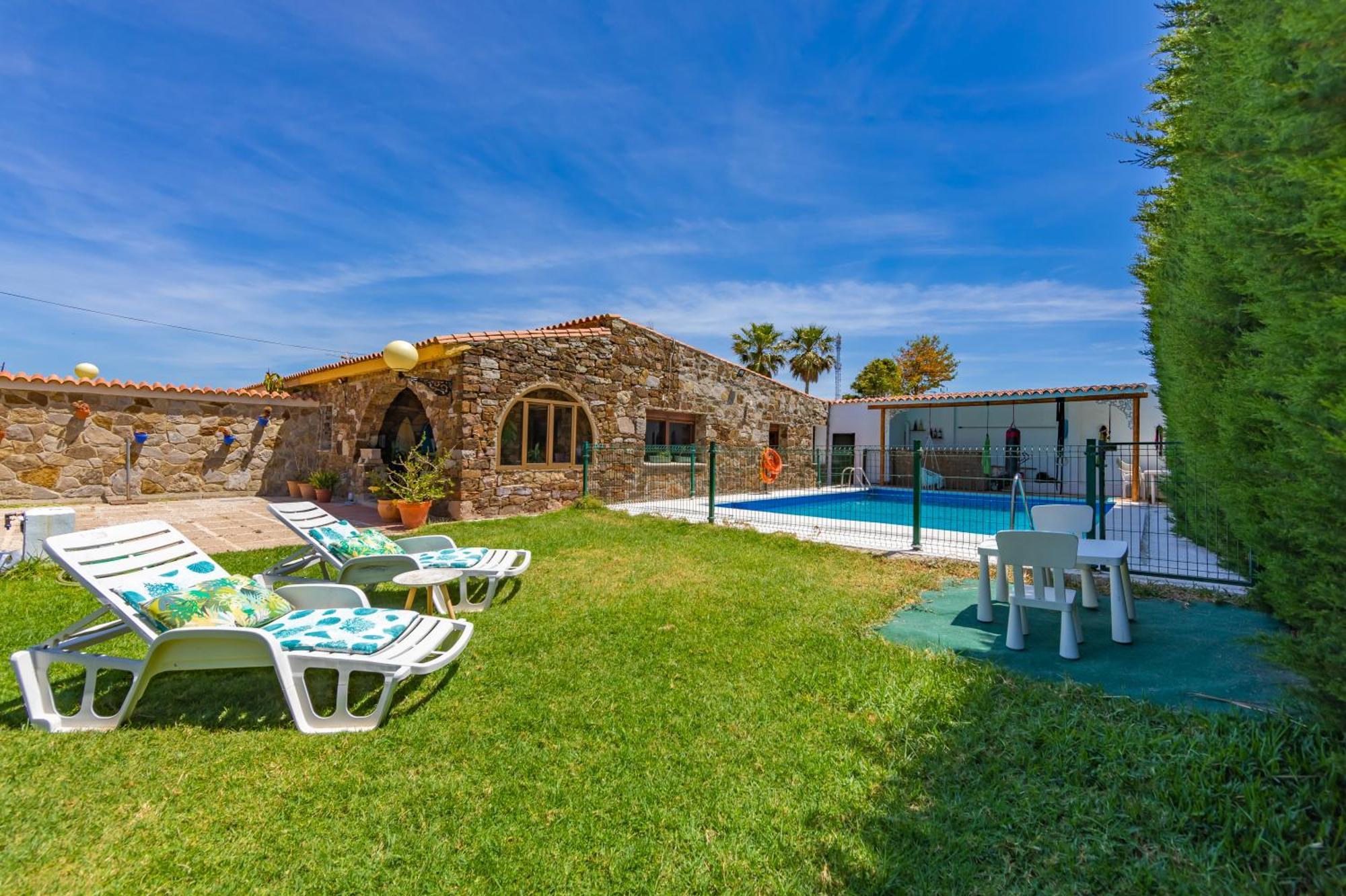 Chalet Con Piscina Privada En Bolonia Тарифа Екстериор снимка